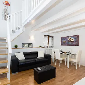  Appartamento Prada Loft - Posto Auto Privato Italia